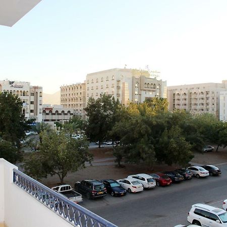 Sahara Hotel Apartments Маскат Екстериор снимка