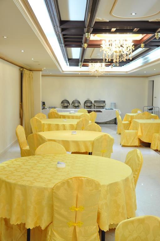 Sahara Hotel Apartments Маскат Екстериор снимка