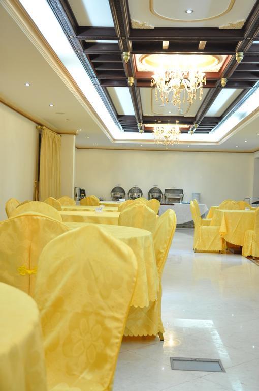 Sahara Hotel Apartments Маскат Екстериор снимка