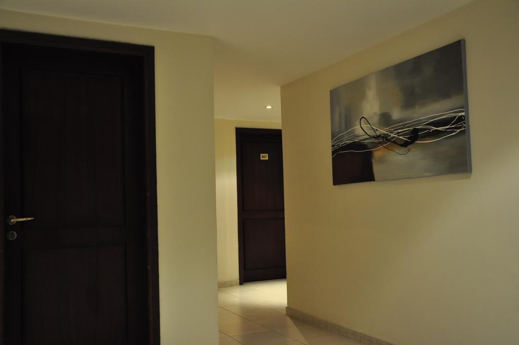 Sahara Hotel Apartments Маскат Екстериор снимка