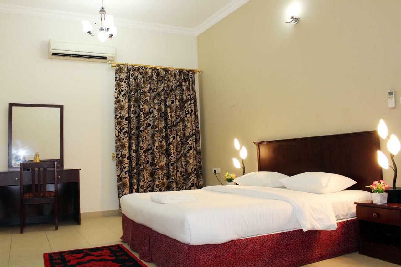 Sahara Hotel Apartments Маскат Екстериор снимка