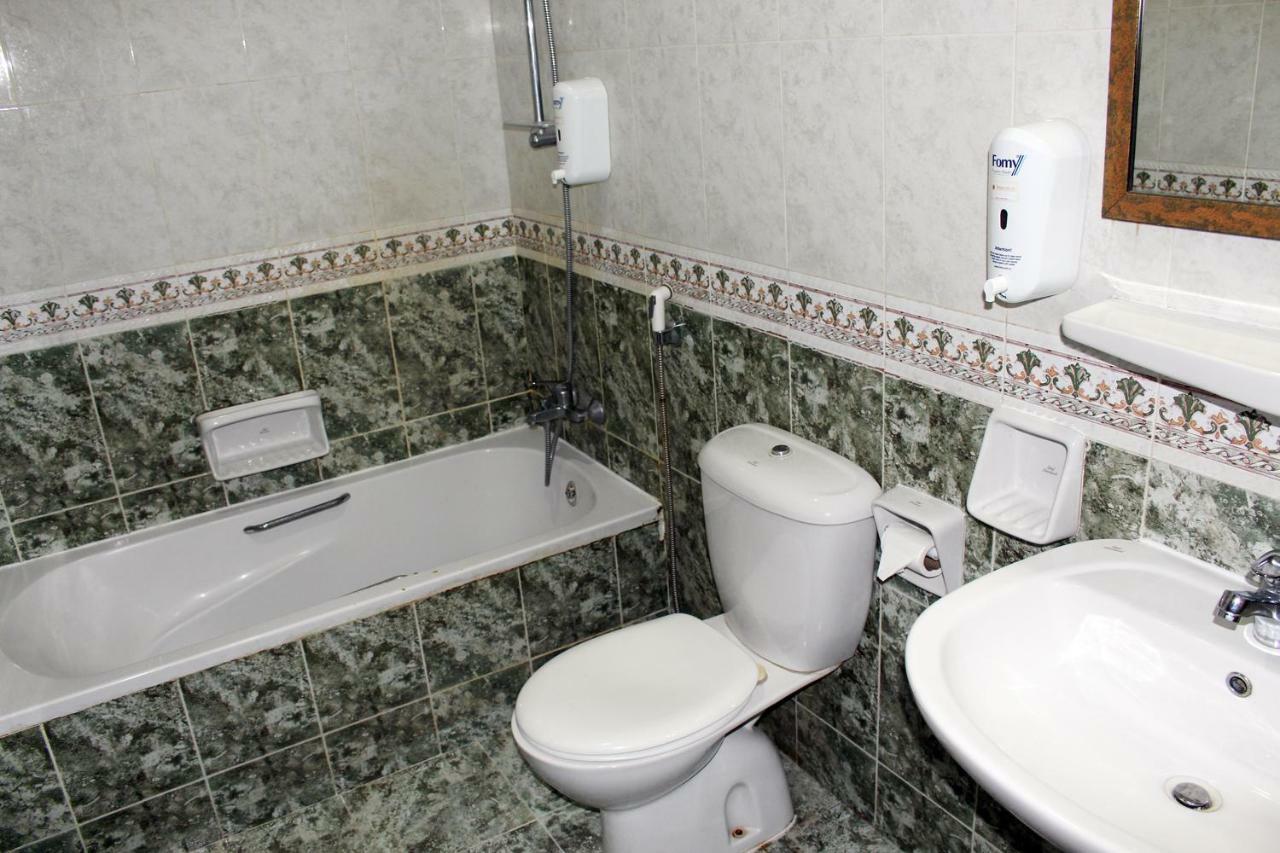 Sahara Hotel Apartments Маскат Екстериор снимка