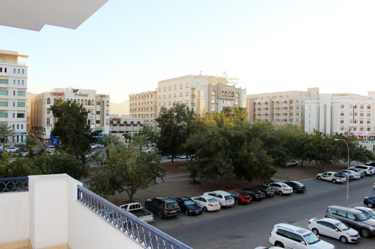 Sahara Hotel Apartments Маскат Екстериор снимка